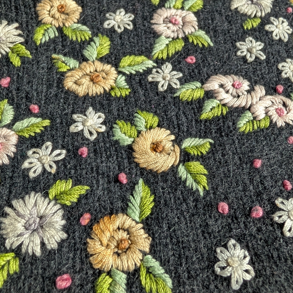 ๐ผ Vintage Sanhuan Black Floral Sweater With Embroidered Flowers - Medium - Picture 4 of 12